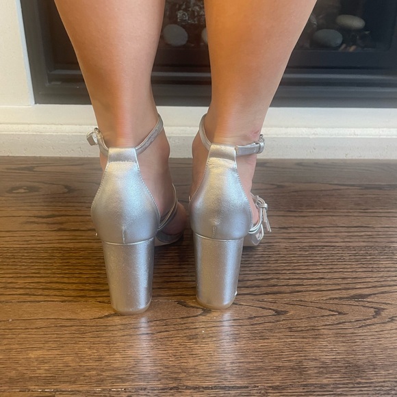 Silver Strappy block heel. Nine West. Size 8m. Worn twice. - Picture 2 of 6